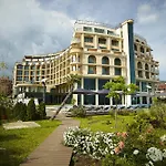 Grand - Fitness & אתר נופש 5*